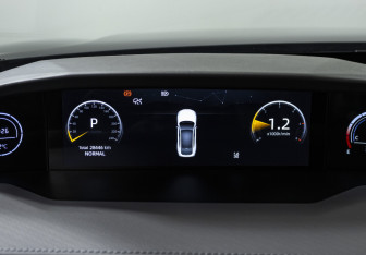 Подержанный автомобиль Changan UNI-V 2023 года (13 фото)