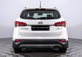 Подержанный автомобиль Hyundai Santa Fe 2012 года (6 фото)