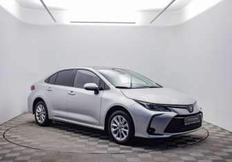 Подержанный автомобиль Toyota Corolla Sedan 2022 года (3 фото)