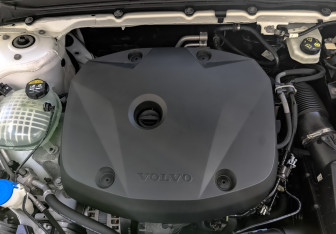 Подержанный автомобиль Volvo XC40 2020 года (9 фото)