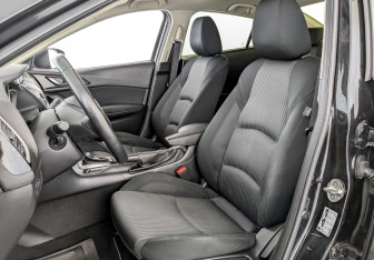 Подержанный автомобиль Mazda 3 Sedan 2014 года (20 фото)