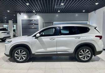 Подержанный автомобиль Hyundai Santa Fe 2018 года (8 фото)
