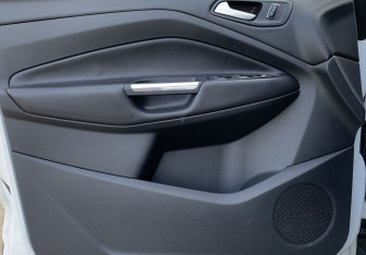 Подержанный автомобиль Ford Kuga 2014 года (13 фото)
