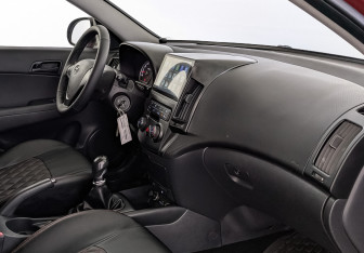 Подержанный автомобиль Hyundai i30 Hatchback 2011 года (13 фото)