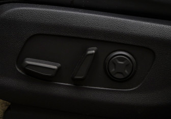 Подержанный автомобиль Kia Carnival 2021 года (13 фото)