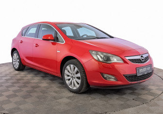 Подержанный автомобиль Opel Astra Hatchback 2012 года (3 фото)