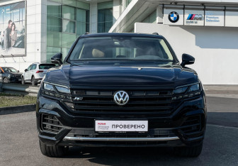 Подержанный автомобиль Volkswagen Touareg 2019 года (2 фото)