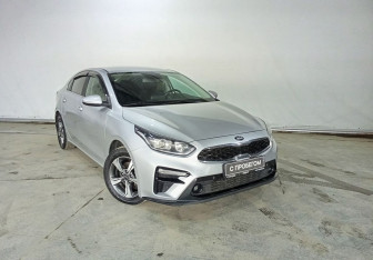 Подержанный автомобиль Kia Cerato Sedan 2021 года (3 фото)