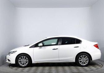 Подержанный автомобиль Honda Civic Sedan 2012 года (8 фото)