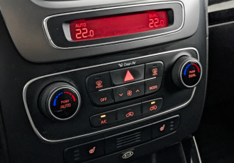 Подержанный автомобиль Kia Sorento 2017 года (21 фото)