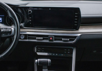 Подержанный автомобиль Kia K5 2020 года (14 фото)