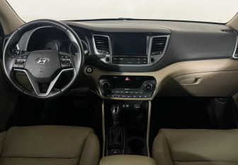 Подержанный автомобиль Hyundai Tucson 2016 года (12 фото)