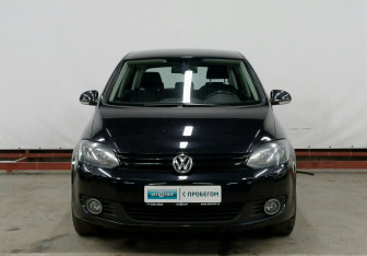 Подержанный автомобиль Volkswagen Golf Plus 2012 года (2 фото)