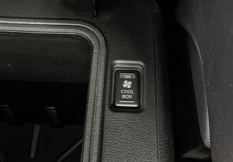 Подержанный автомобиль Nissan Patrol 2012 года (24 фото)