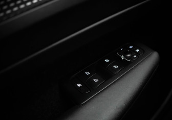 Подержанный автомобиль Volvo XC40 2019 года (14 фото)