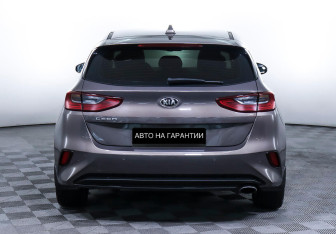 Подержанный автомобиль Kia Ceed Hatchback 2020 года (6 фото)