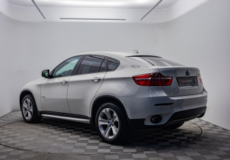 Подержанный автомобиль BMW X6 2012 года (7 фото)