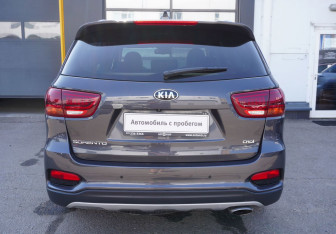 Подержанный автомобиль Kia Sorento 2019 года (6 фото)
