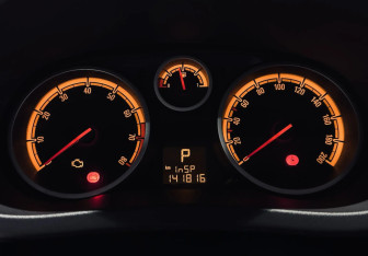Подержанный автомобиль Opel Corsa 2012 года (10 фото)