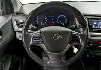 Подержанный автомобиль Hyundai Solaris Sedan 2019 года (24 фото)