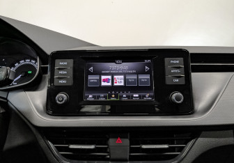 Подержанный автомобиль Skoda Rapid Liftback 2020 года (14 фото)