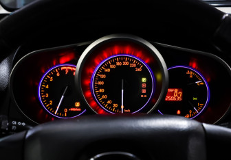 Подержанный автомобиль Mazda CX-7 2010 года (16 фото)