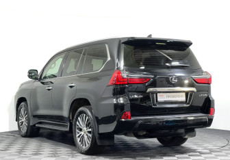 Подержанный автомобиль Lexus LX 2021 года (7 фото)