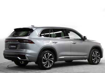 Подержанный автомобиль Geely Monjaro 2024 года (5 фото)