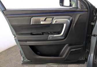 Подержанный автомобиль Jaecoo J7 2024 года (18 фото)