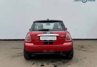 Подержанный автомобиль MINI Hatch 2013 года (6 фото)