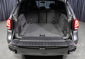 Подержанный автомобиль BMW X5 2016 года (10 фото)