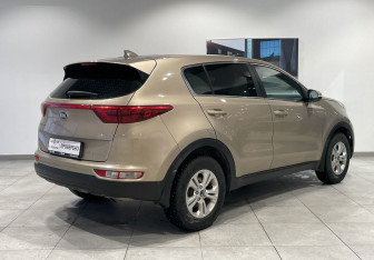 Подержанный автомобиль Kia Sportage 2017 года (5 фото)