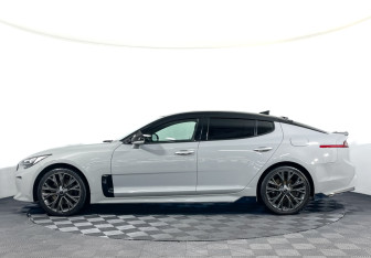 Подержанный автомобиль Kia Stinger 2018 года (8 фото)