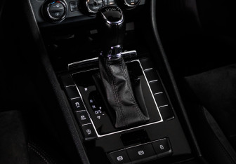 Подержанный автомобиль Skoda Superb Liftback 2015 года (17 фото)