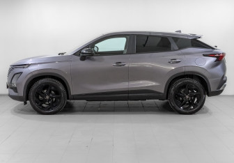 Подержанный автомобиль Omoda C5 2023 года (8 фото)