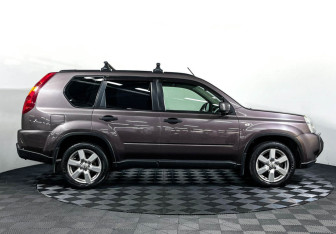 Подержанный автомобиль Nissan X-Trail 2008 года (4 фото)