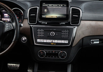 Подержанный автомобиль Mercedes-Benz GLE 2016 года (13 фото)