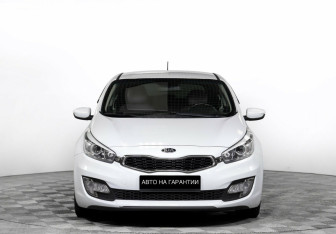 Подержанный автомобиль Kia Ceed Hatchback 2014 года (2 фото)