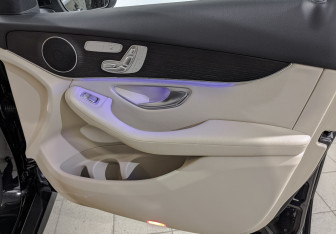 Подержанный автомобиль Mercedes-Benz GLC Coupe 2021 года (25 фото)