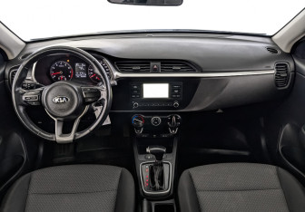 Подержанный автомобиль Kia Rio Hatchback 2021 года (13 фото)