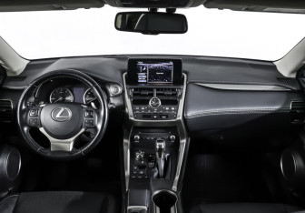 Подержанный автомобиль Lexus NX 2017 года (17 фото)