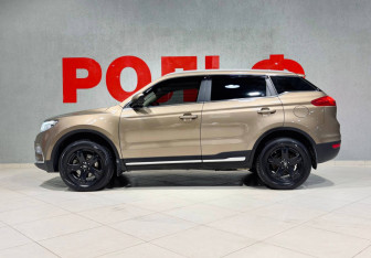 Подержанный автомобиль Geely Atlas 2021 года (6 фото)