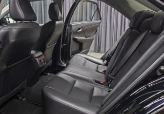 Подержанный автомобиль Toyota Camry Sedan 2013 года (11 фото)