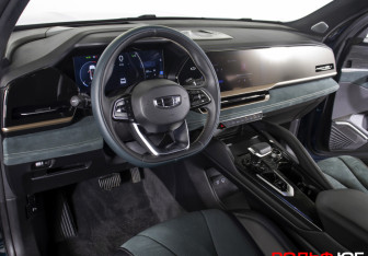 Подержанный автомобиль Geely Monjaro 2023 года (26 фото)