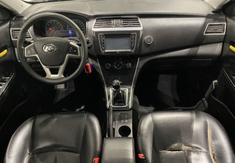 Подержанный автомобиль Lifan Solano 2016 года (10 фото)