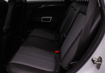 Подержанный автомобиль Opel Antara 2014 года (11 фото)