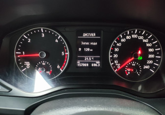 Подержанный автомобиль Volkswagen Amarok 2017 года (16 фото)