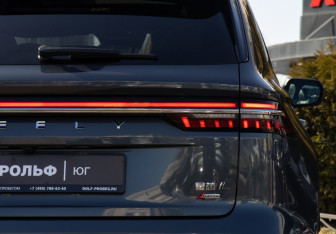 Подержанный автомобиль Geely Monjaro 2023 года (31 фото)