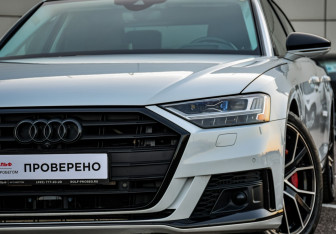 Подержанный автомобиль Audi S8 2020 года (40 фото)