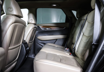 Подержанный автомобиль Cadillac XT5 2016 года (12 фото)